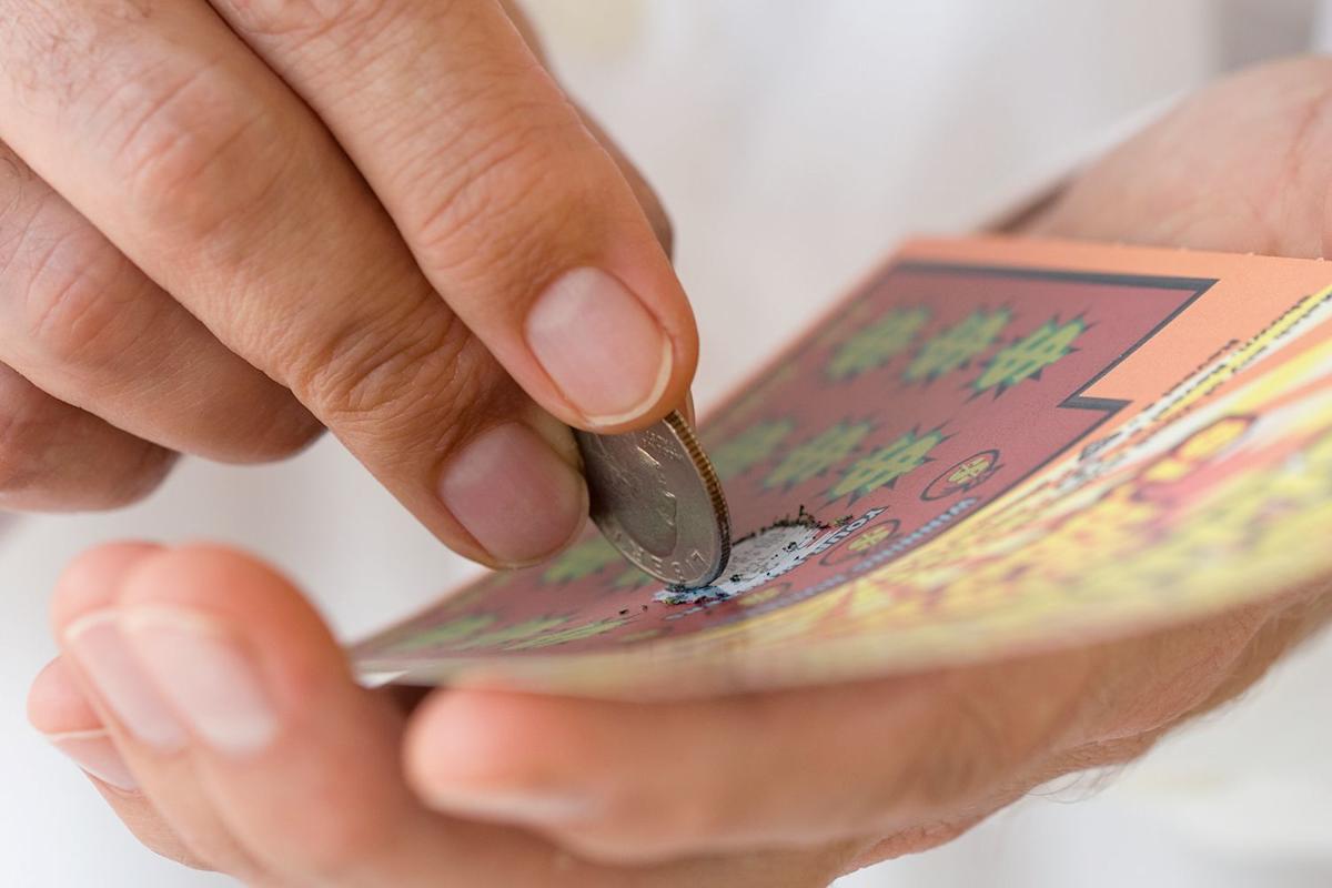 Ze hoort dat ze het equivalent van 71,5 miljoen euro heeft gewonnen, aldus jeuxvideo.com.