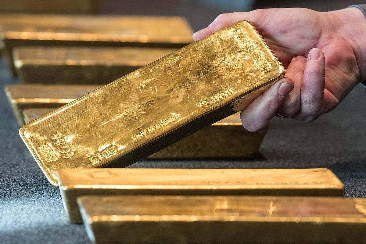 bij toeval goudstaven in hun tuin had gevonden