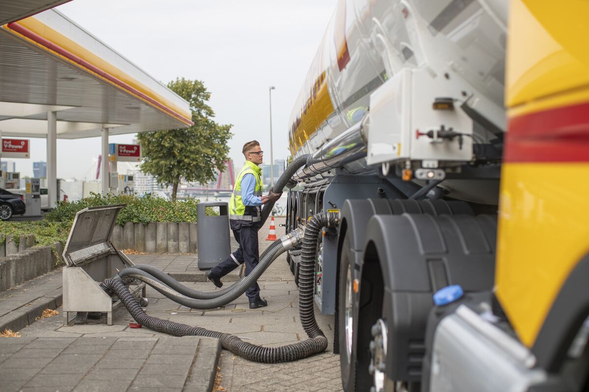 Vermijd tanken wanneer de tankwagen aanwezig is