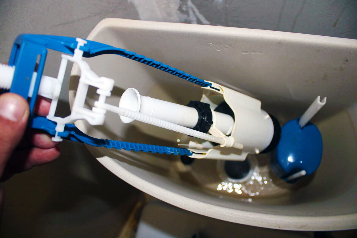 toilet doorspoelen kunt zonder het te demonteren