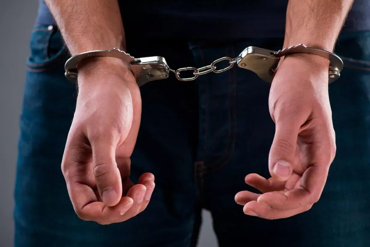 De dief werd door de politie aangehouden