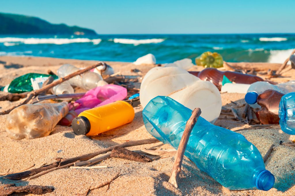 Plasticvervuiling is een van de grootste problemen van de mensheid.