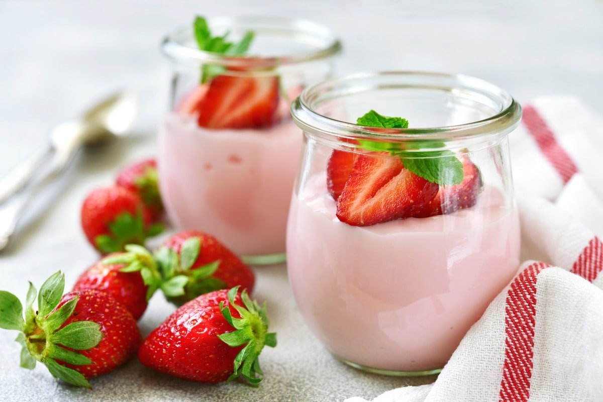 zuivelproducten met aardbeien