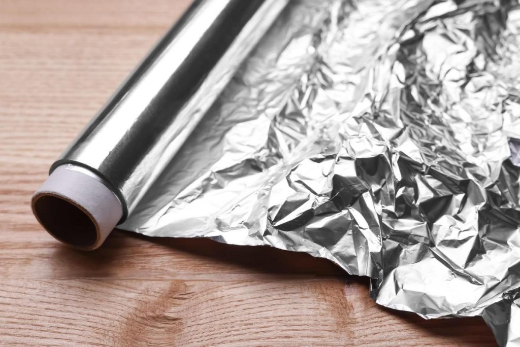 Aluminiumfolie helpt om snel ijs te verwijderen
