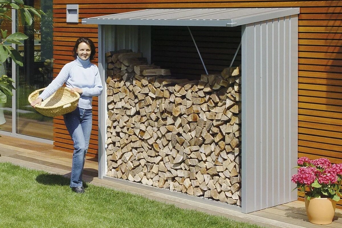 een vrouw kwam hout halen