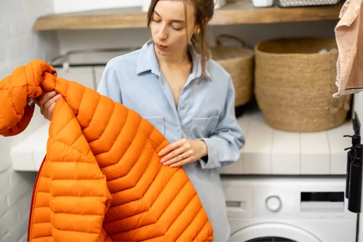 Waarom zijn donsjassen zo moeilijk te wassen?