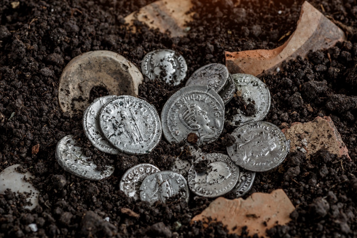 Archeologen hebben zilveren munten gevonden