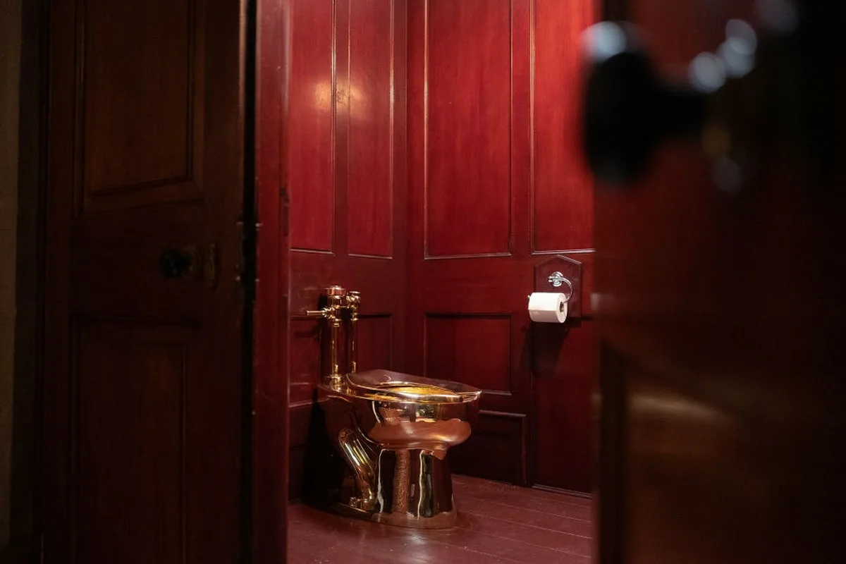 18-karaats gouden toilet verkocht voor miljoenen