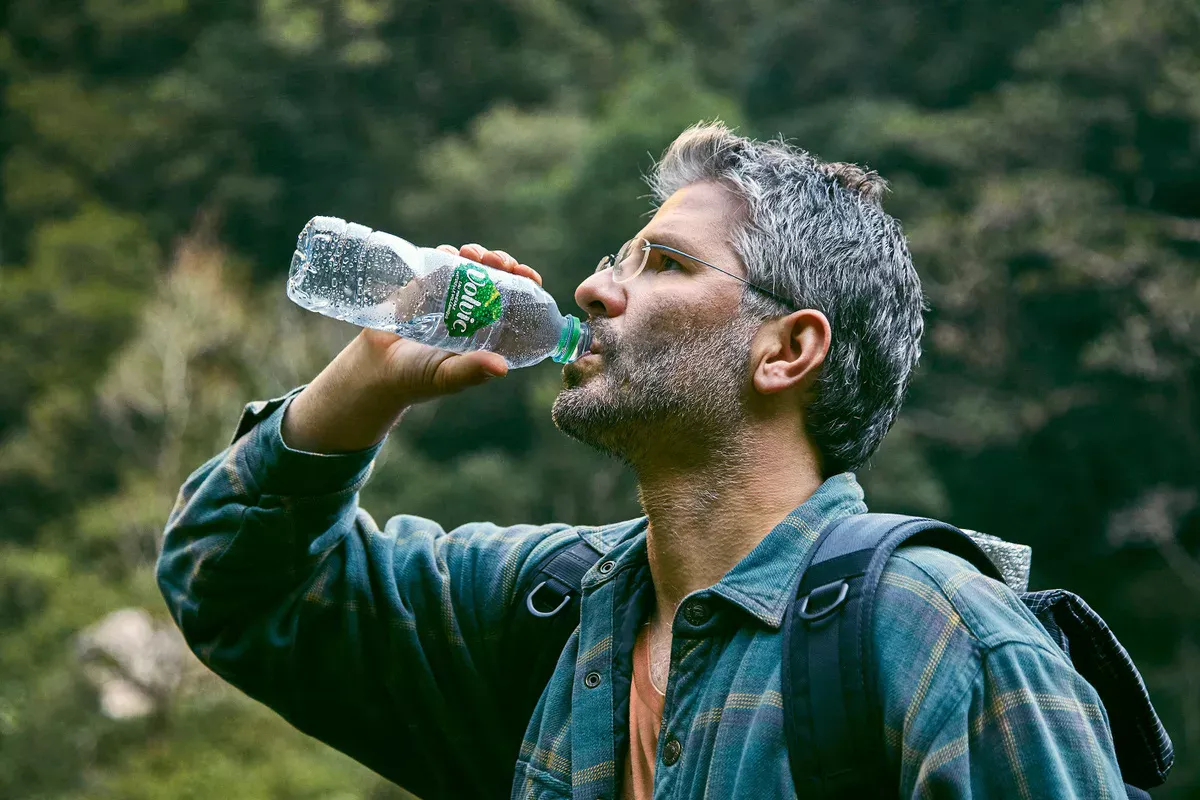 Het water van dit merk stroomt door vulkanisch gesteente