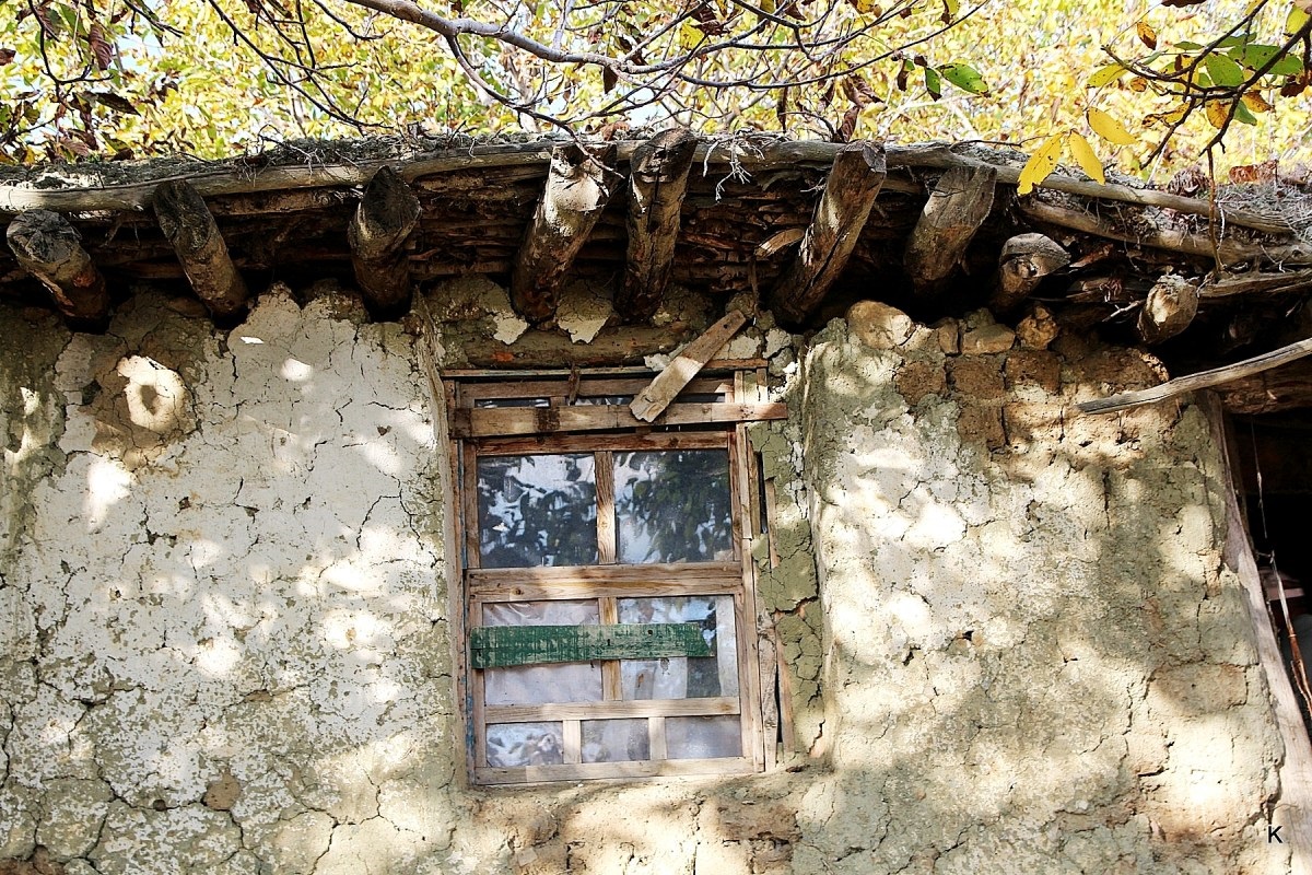 het huis van een gezin dat in de bossen van Italië woont