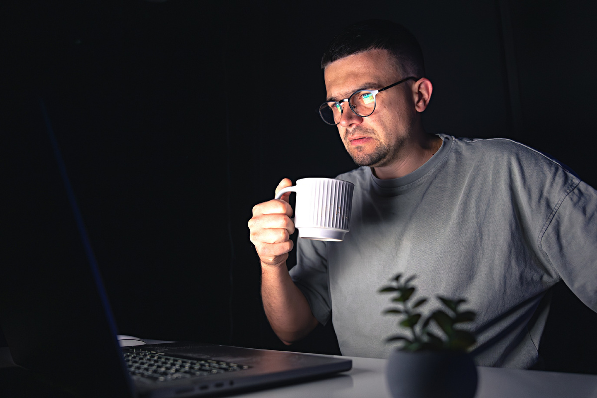 Het werk van een moderator bestaat uit het aanschouwen van de donkerste kanten van de samenleving